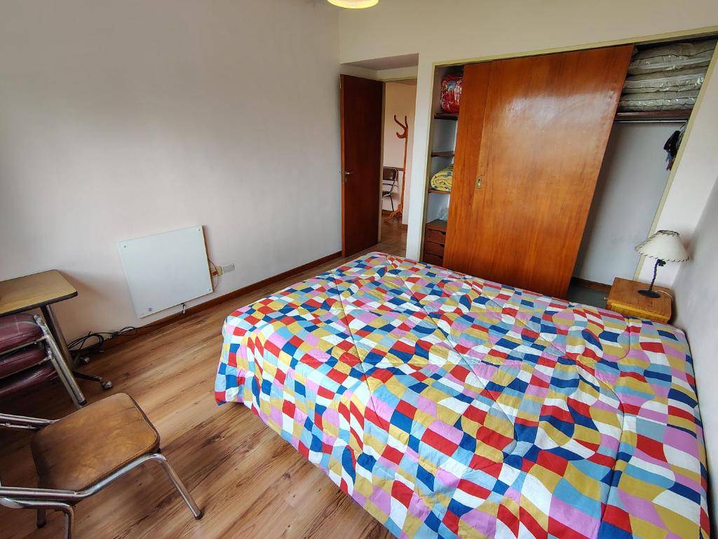 EFDepartamentos Dos ambientes para 4 personas con balcon a la Plaza Mitre - 2