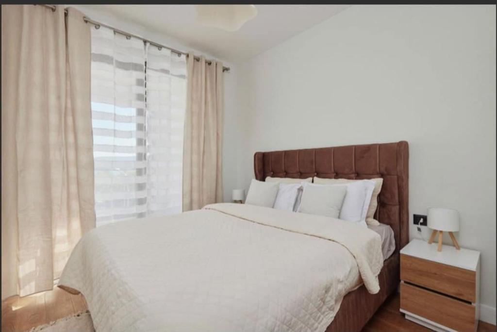 Tivat-Gate Apartment near Airport and City Center - 5