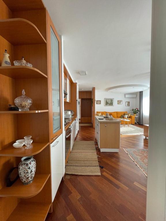Downtown Apartment - 2