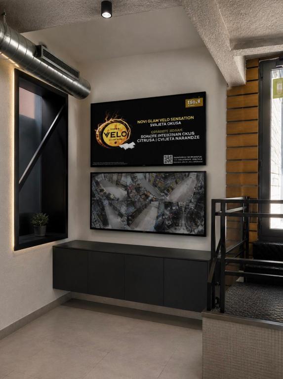 LuxApart Vrbanjusa Old City Centar free garage parking - 1