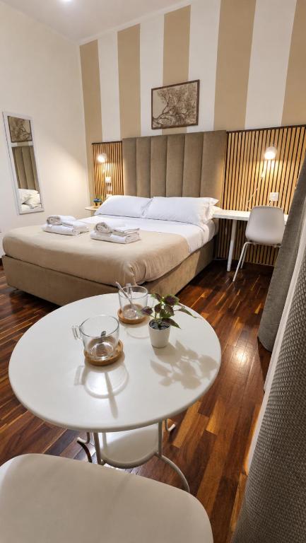 B&B Napoli Centrale Room&Jacuzzi - 5