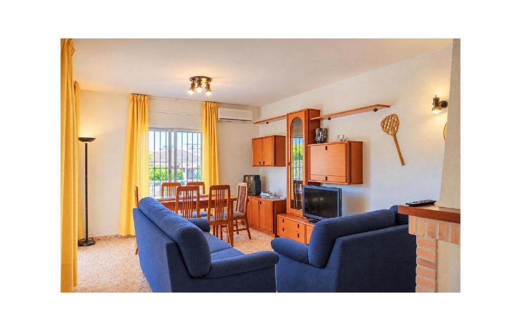 3 Bedroom Beautiful Home In Cartagena - 2
