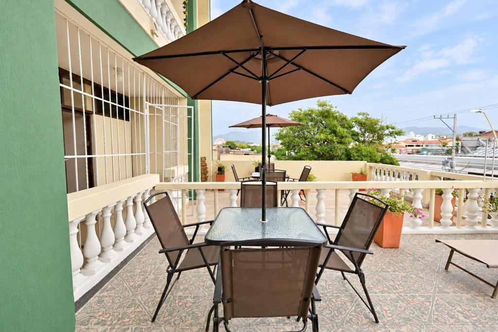 Apartamento familiar con terraza para 8 en centro histórico playa - 3