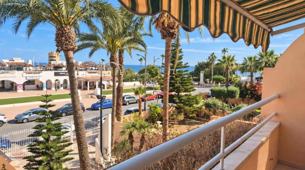 Puerto de Aguadulce con Parking by Expoholidays - 1