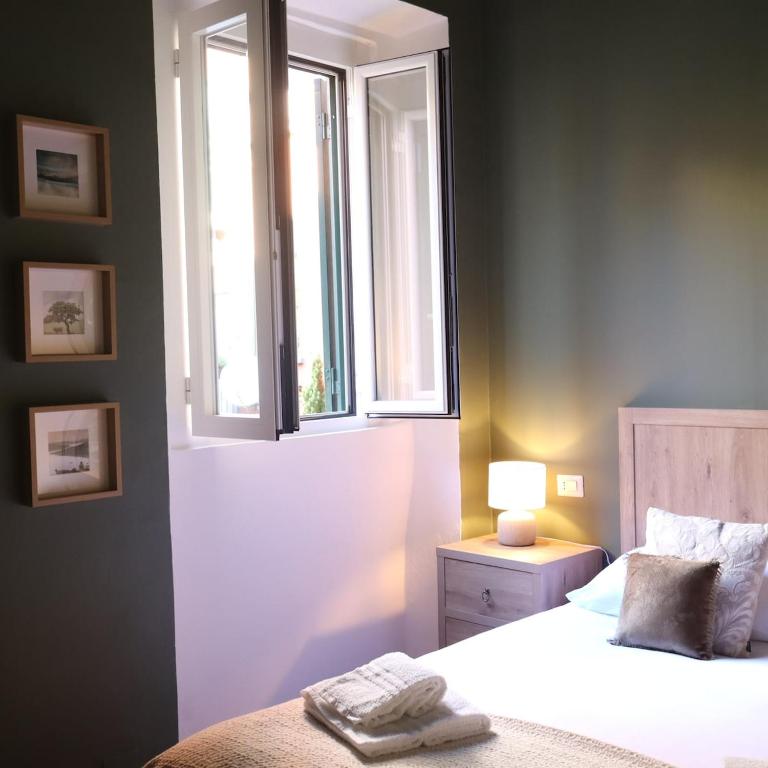 C&C Bright Apartment with Private Balcony Next to Tram Stop - 5