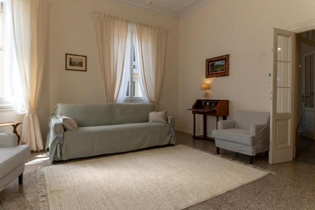 Casa Fucci - Firenze, Lungarni e Fortezza da Basso - 2