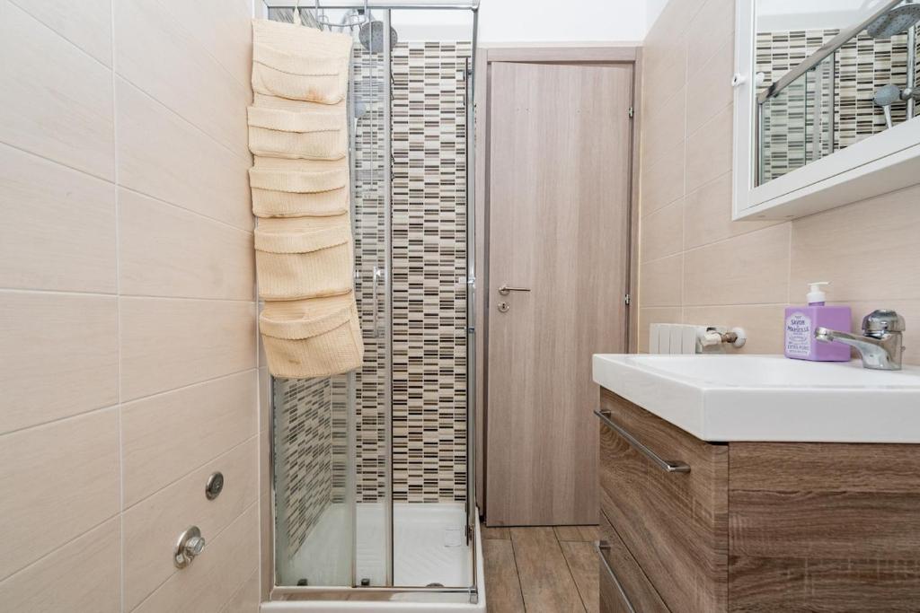 Spacious 50sqm Ringhiera Home with Balcony - Dergano M3 - 2