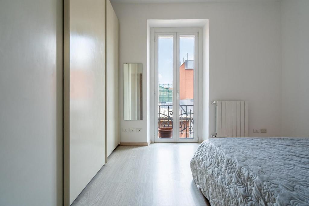 Spacious 50sqm Ringhiera Home with Balcony - Dergano M3 - 4