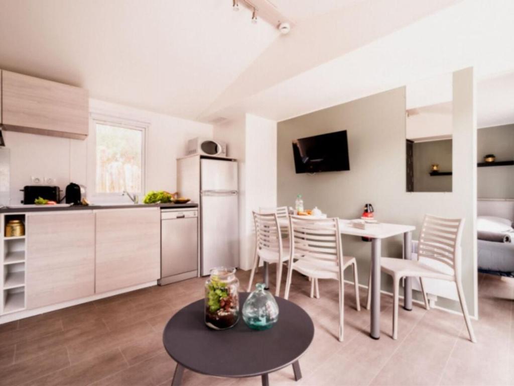 Mobil-home, climatisation, animaux acceptés - 6 pers. - FR-1-929-5 - 3