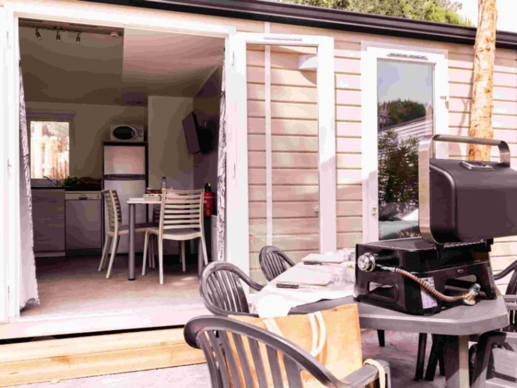 Mobil-home, climat et animaux OK - 6 pers. - FR-1-929-10 - 2