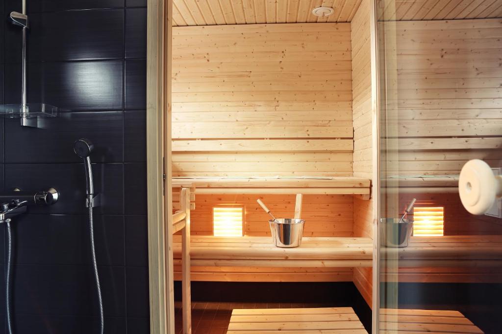 Shower, Nallikari Seaside Villas in Oulu