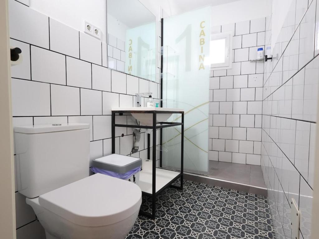 Galicia Room 4 - Single Room with Desk in Arroyo de la Miel - 2