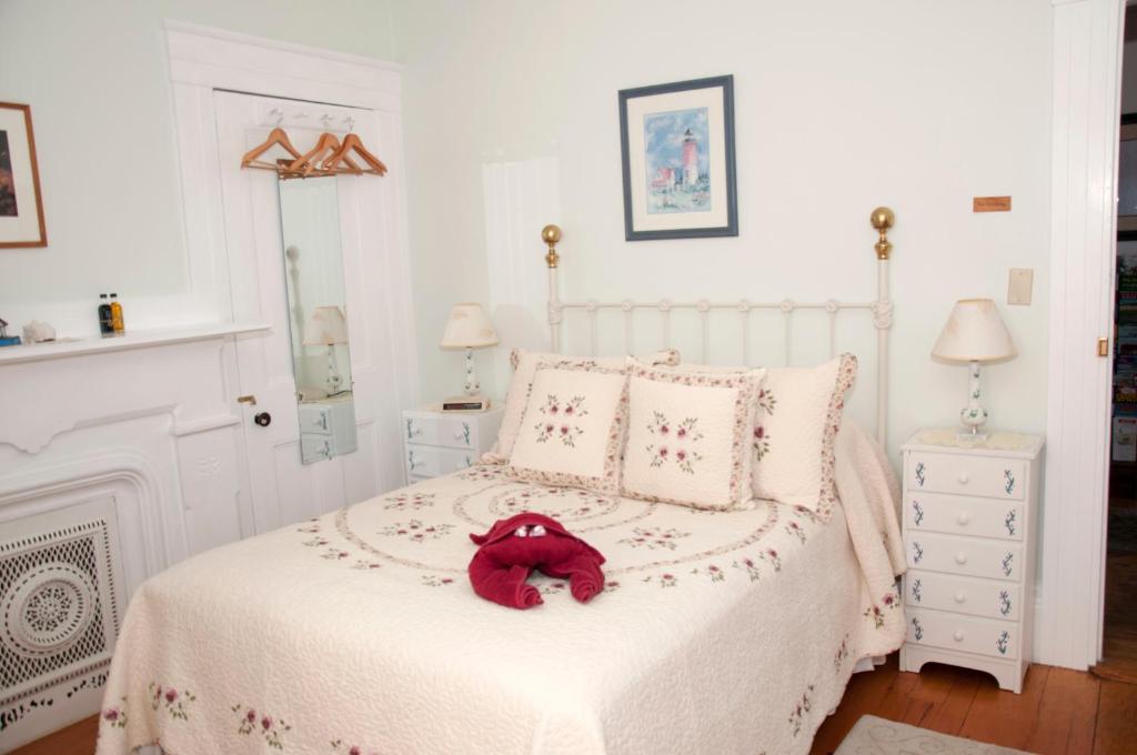 Candlebay Inn photo