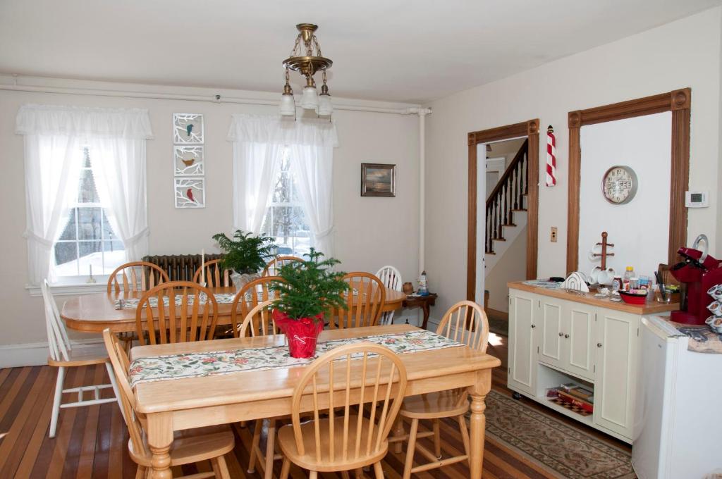 Candlebay Inn photo