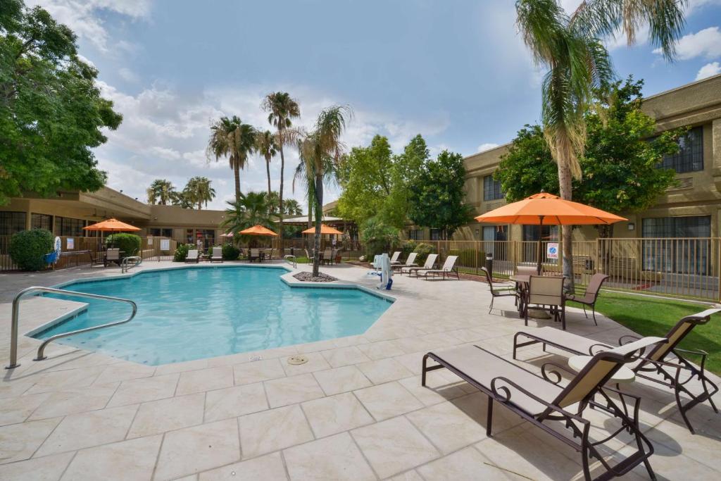 Best Western Plus Tucson Intl Airport Hotel & Suites Photo 47