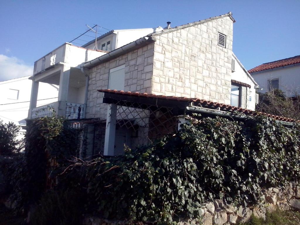 Apartment Ma're, Supetar