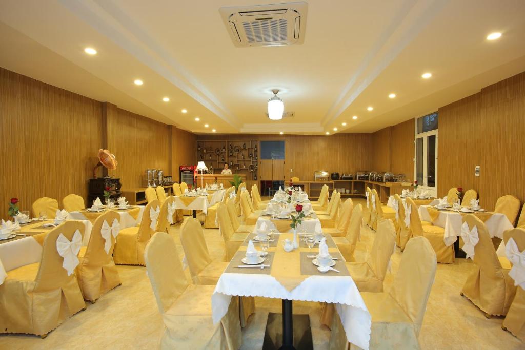 Khách Sạn Red Palace