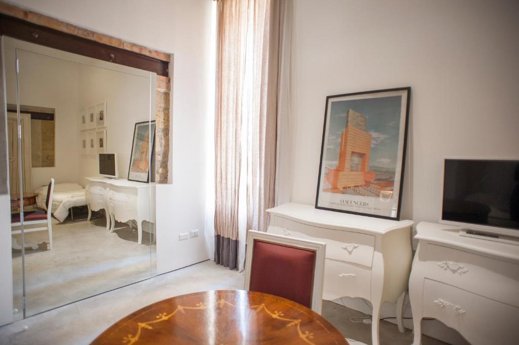 Quadruple Room, Belledonne Suite & Gallery in Naples