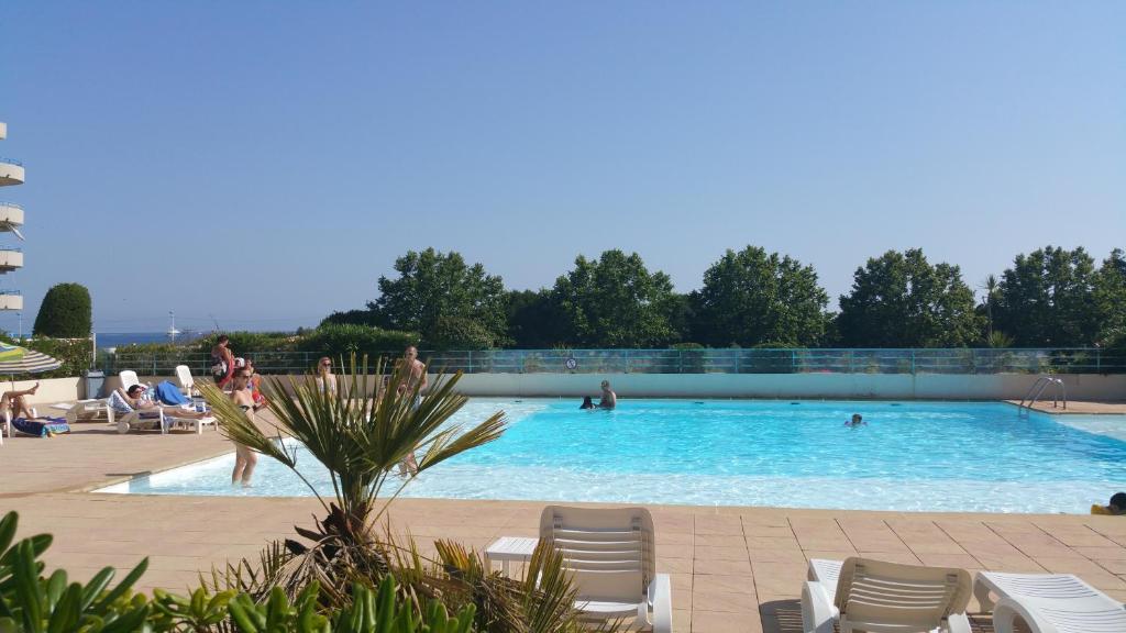Les Pins Bleus - 1