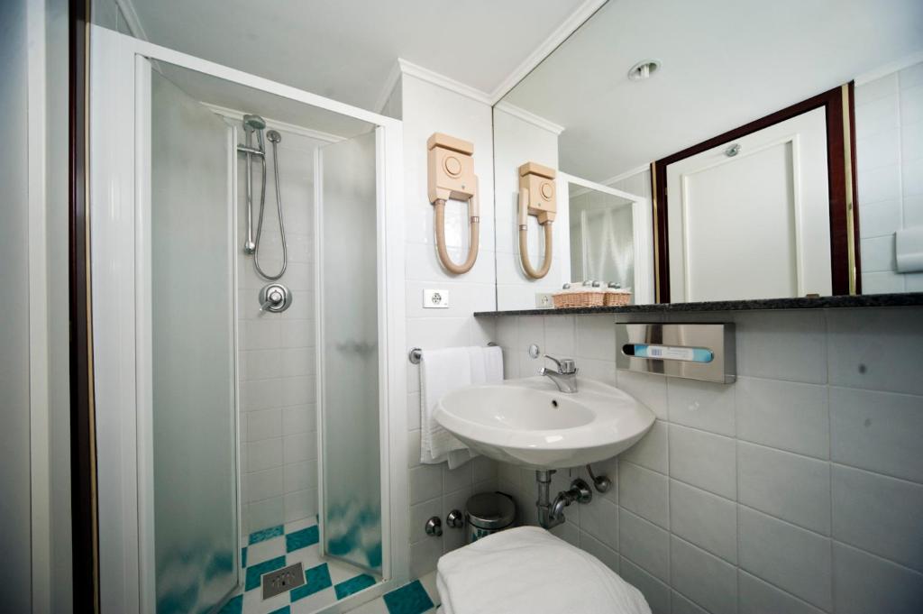 Hotel Beny — Pokoje in Jesolo, Wenecja Euganejska