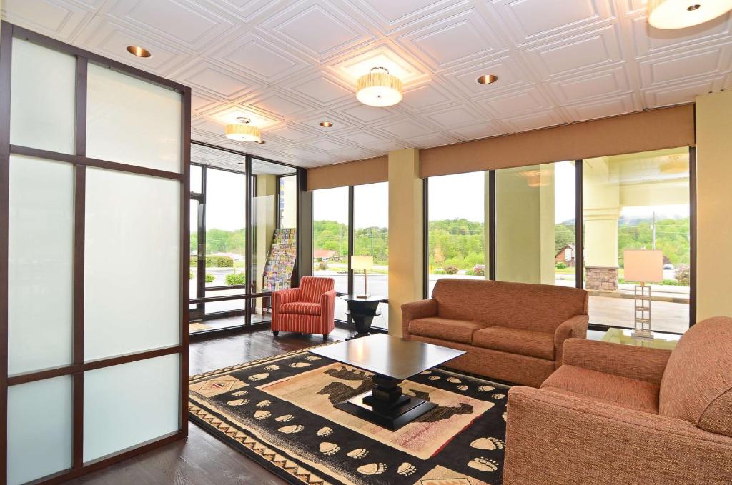 Lobby, Best Western Cades Cove Inn in Townsend (TN)