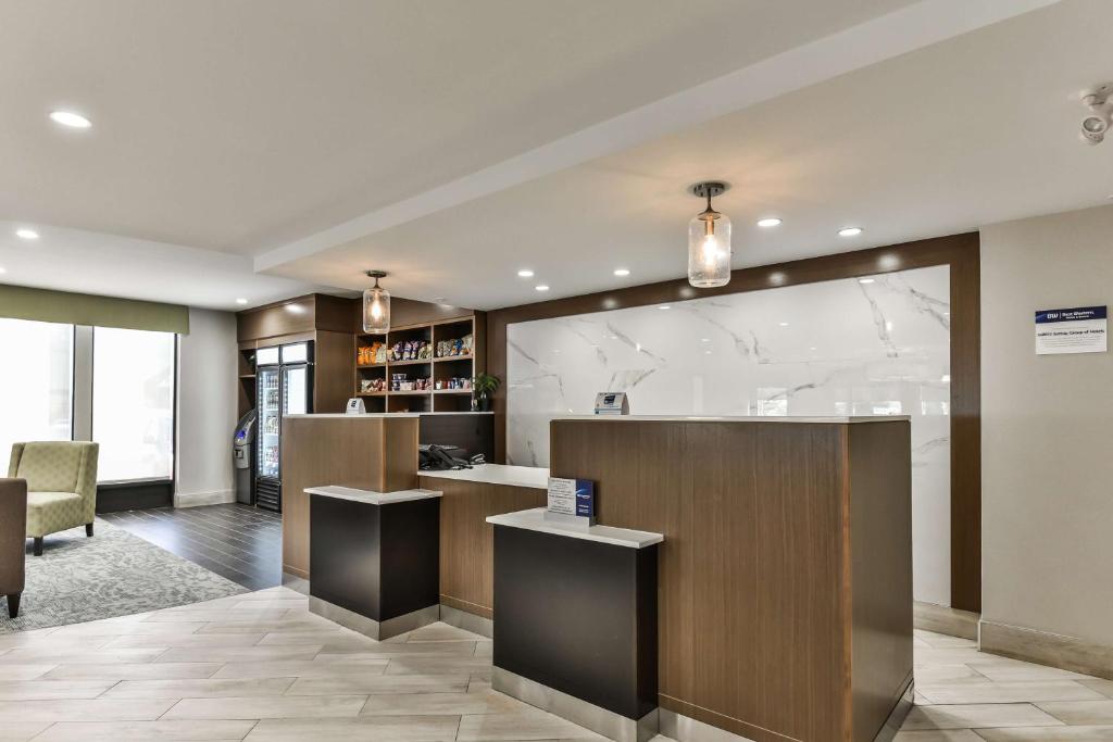 Best Western Plus Cambridge Hotel photo