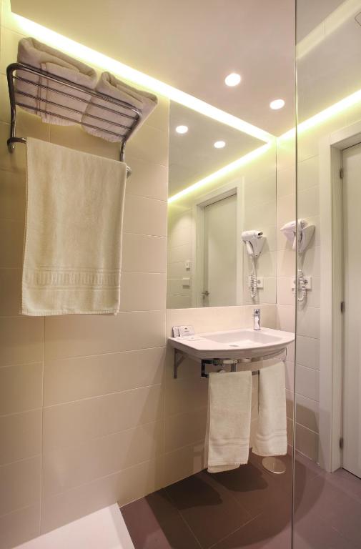 Hotel Carlos I — Hotel rooms in Benidorm, Valencian Community