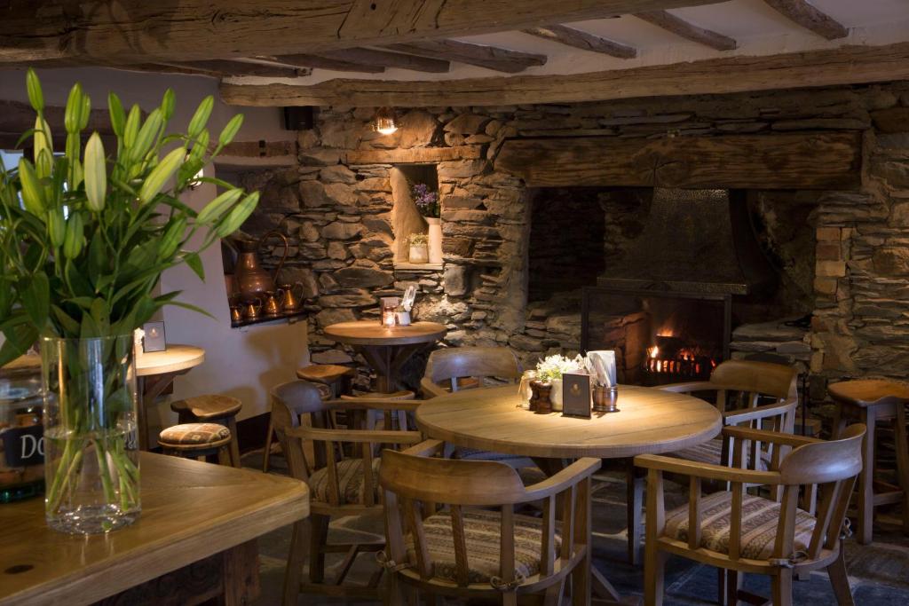 The Queen's Head Hotel photo 8