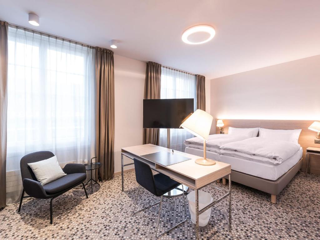 Hotel Savoy photo