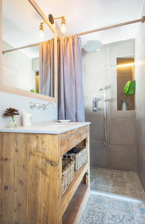 The Beach House Studios & Suites - 4
