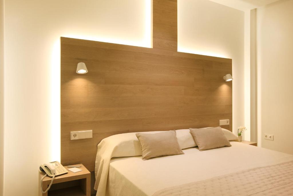 Hotel Carlos I — Hotel rooms in Benidorm, Valencian Community
