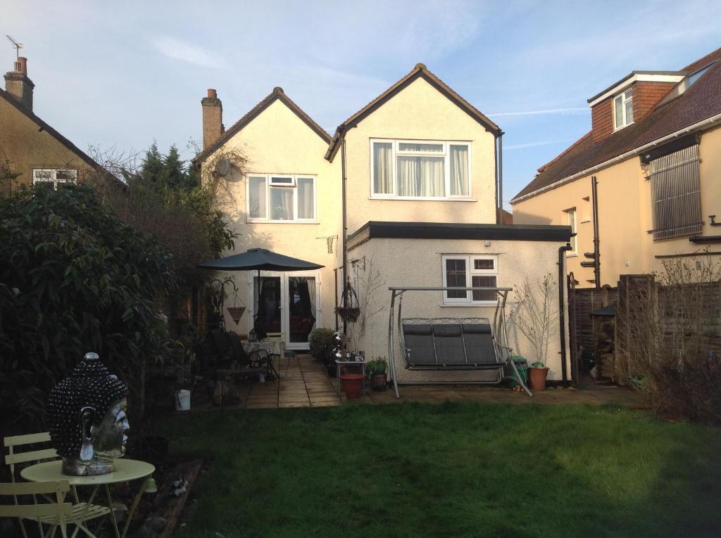 Shepperton Guesthouse photo