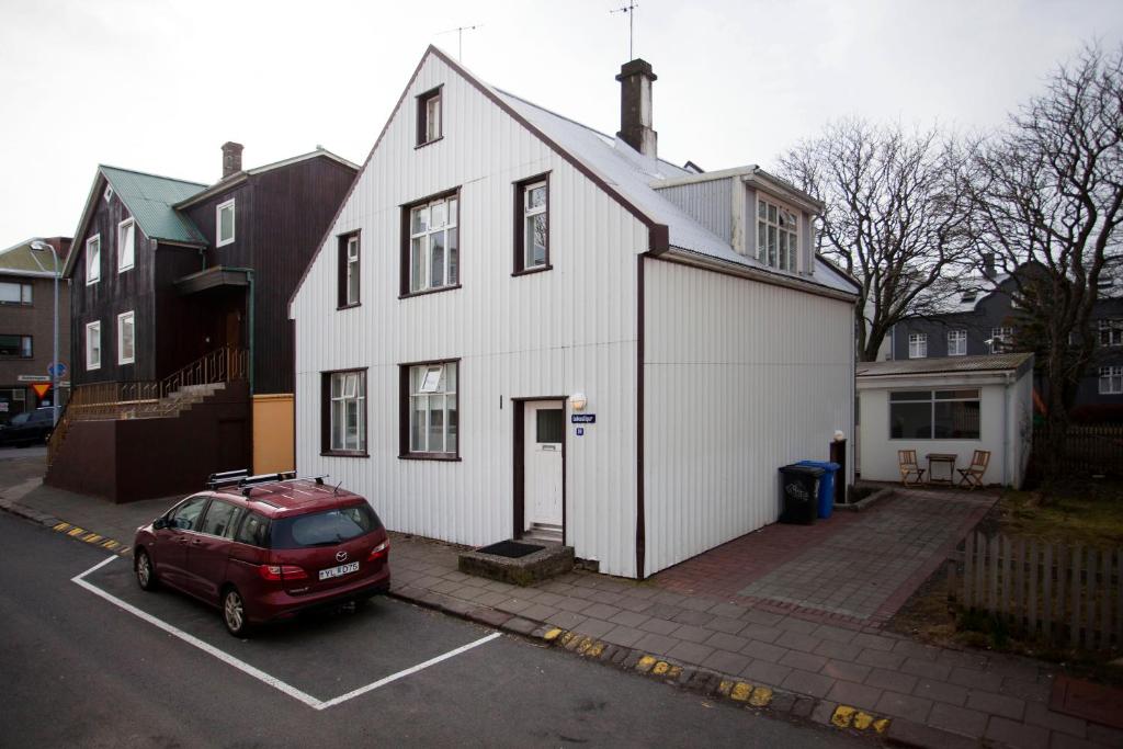Aska Apartment photo
