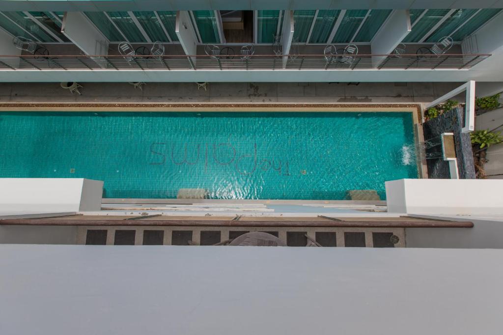 スイミングプール