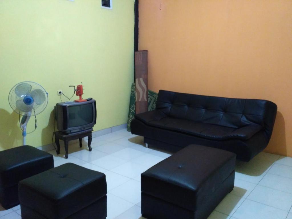 Jlatren Homestay photo