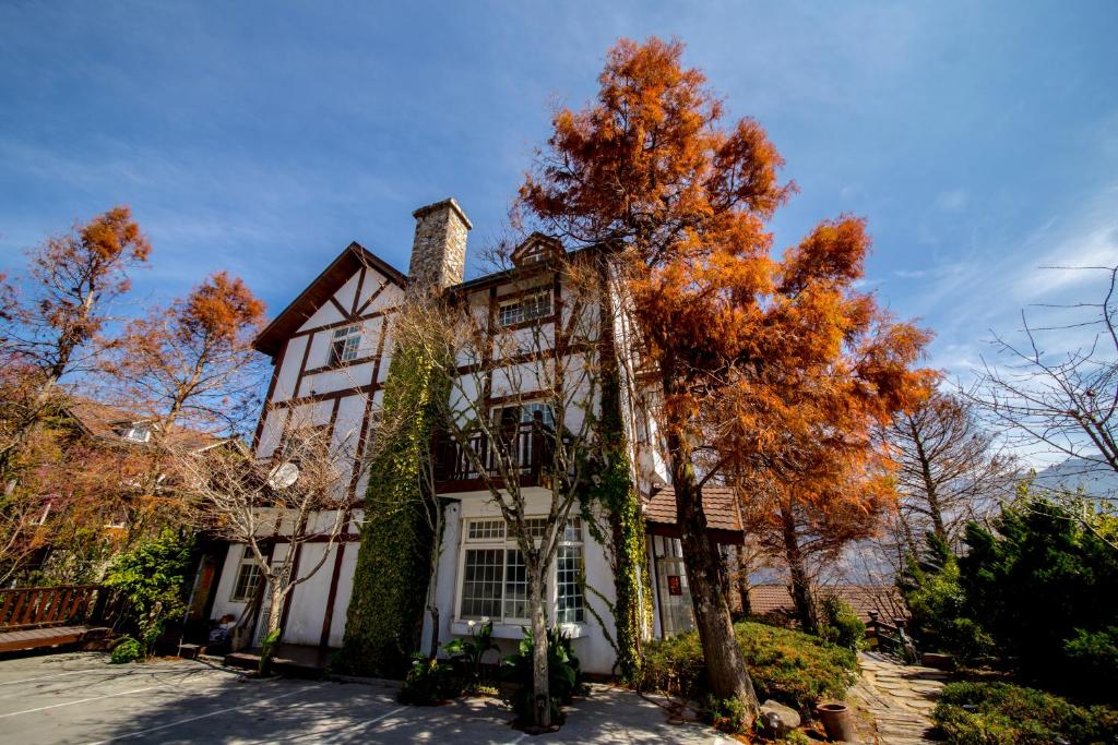 Entrance, The Cotswolds Villa in Nantou