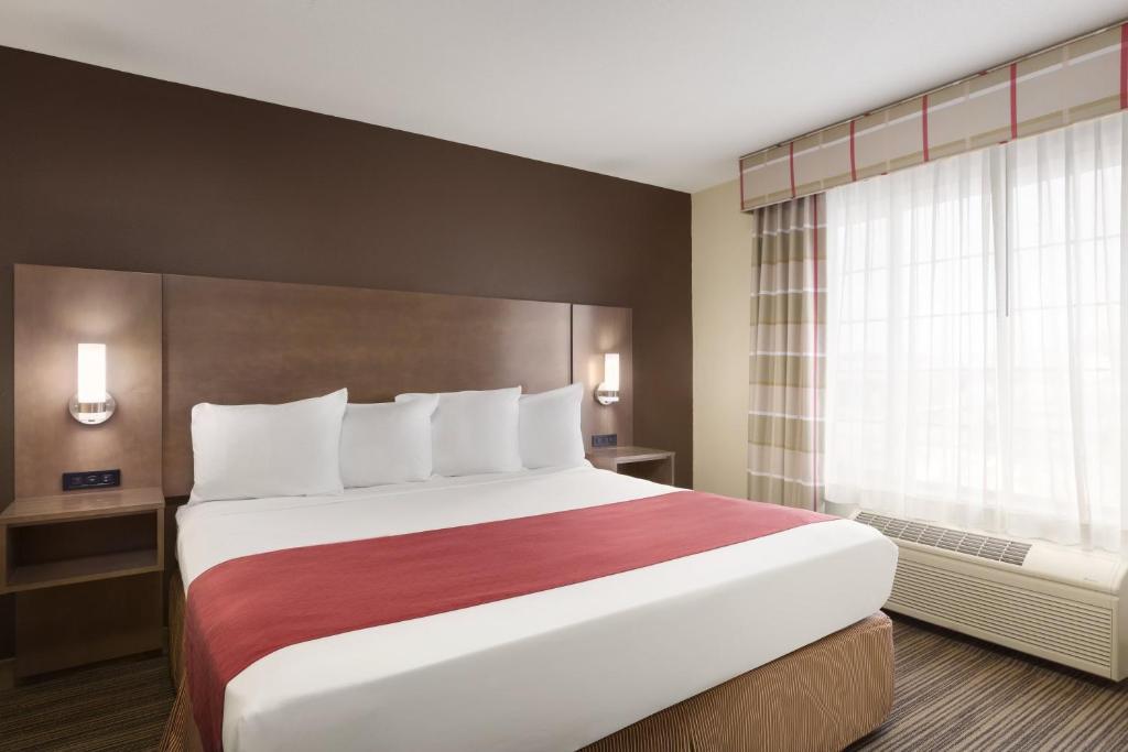 Country Inn & Suites by Radisson, Albert Lea, MN photo