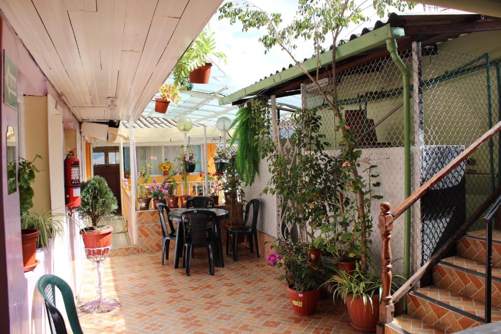 Hostal Yumbo Imperial photo