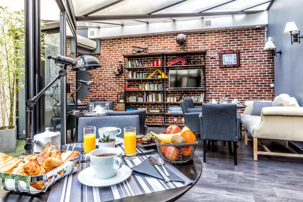 Общ салон/телевизионна зона