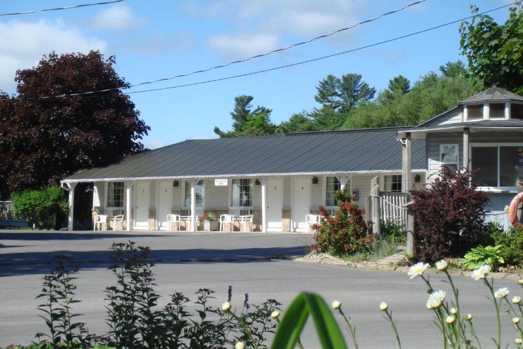 Boathouse Country Inn — Hotel in Rockport (ON)