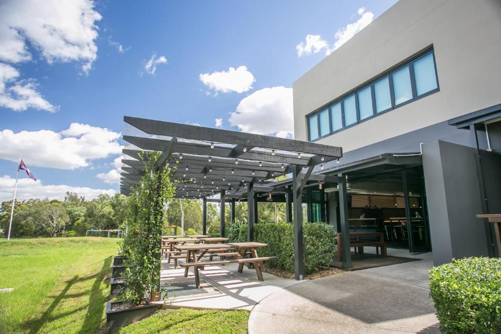 Restaurant, Alpha Hotel Eastern Creek in Sydney