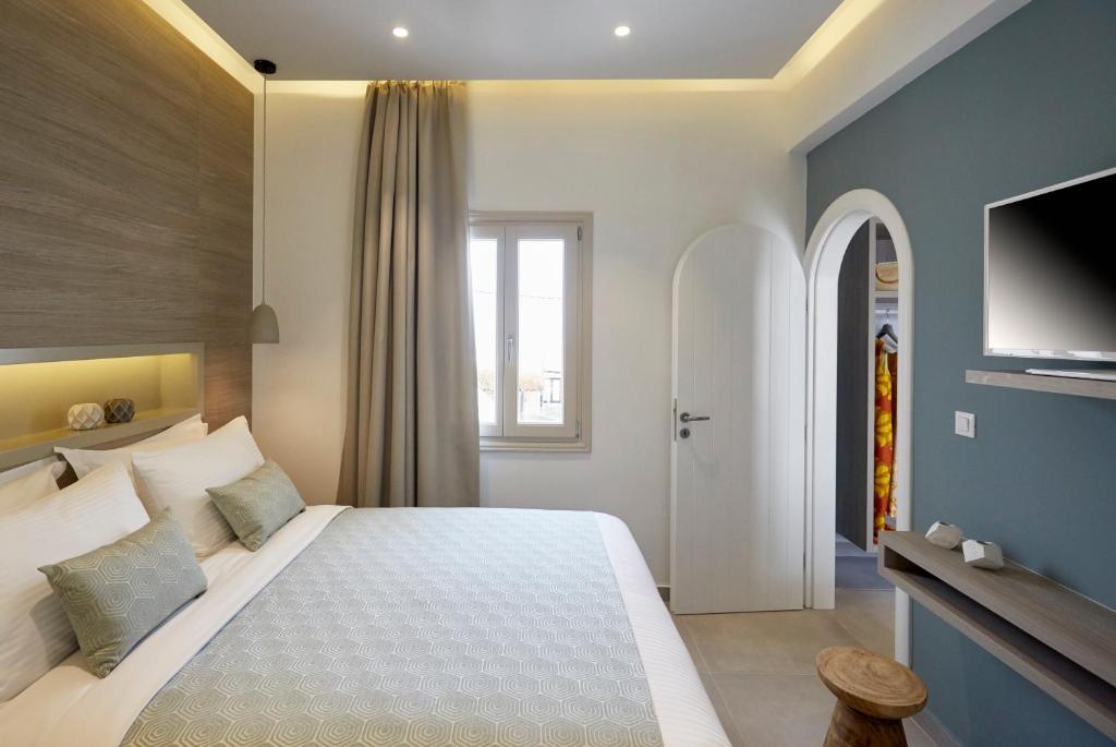 Fileria Suites — Hotel rooms in Oia, South Aegean