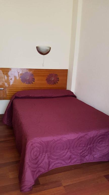 Pension Martinez — Hotel in Bilbao