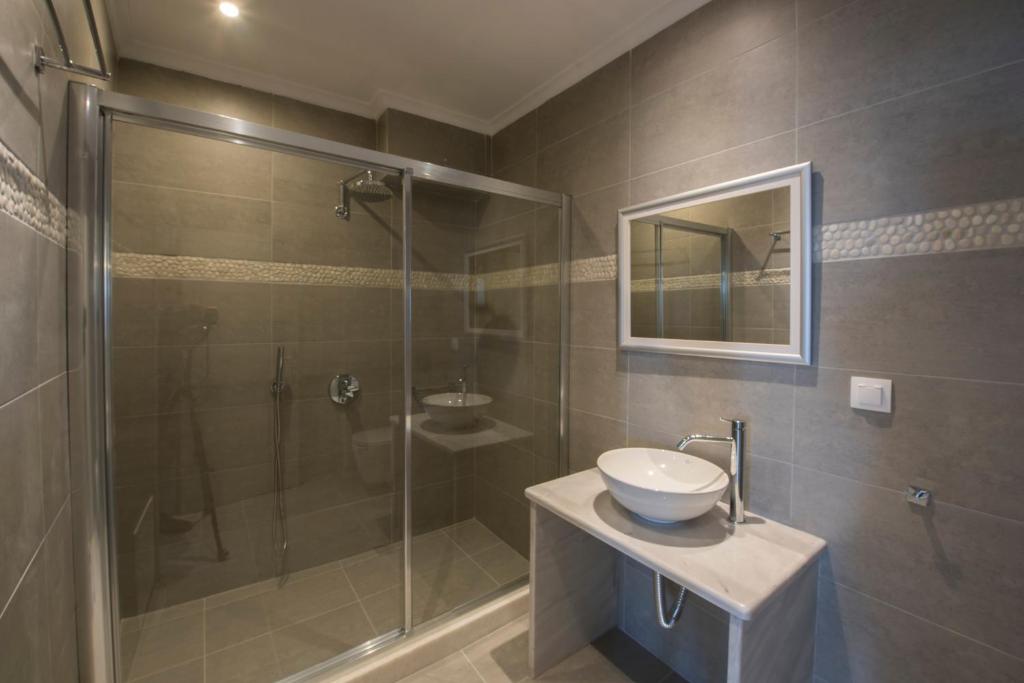 Rose Suites photo