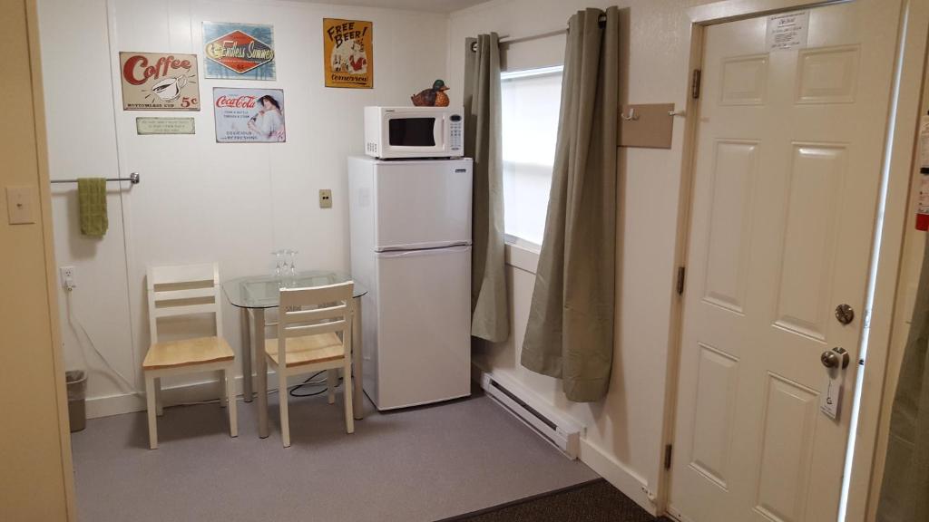 Creston Valley Motel photo