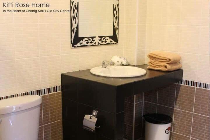 Kitti Rose Home photo