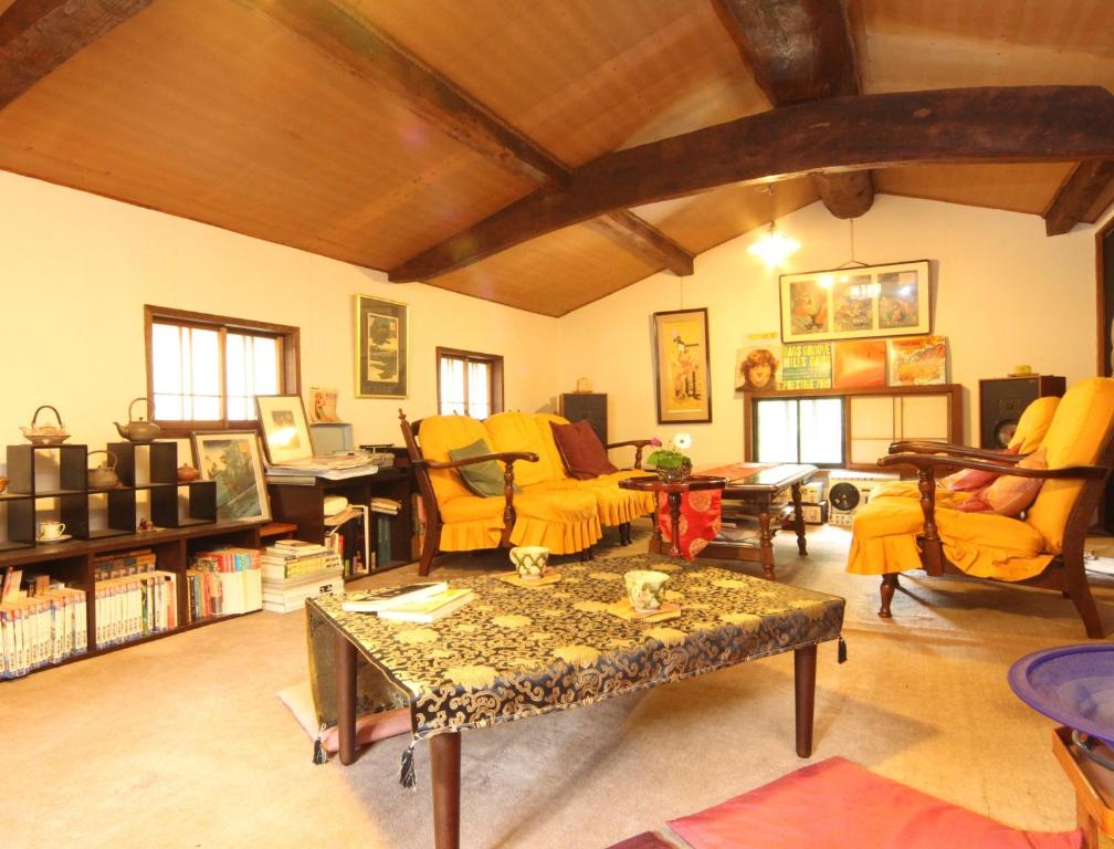 Shared lounge/TV area