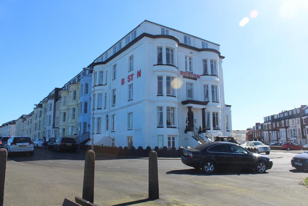 Boston Hotel — Hotel in Scarborough