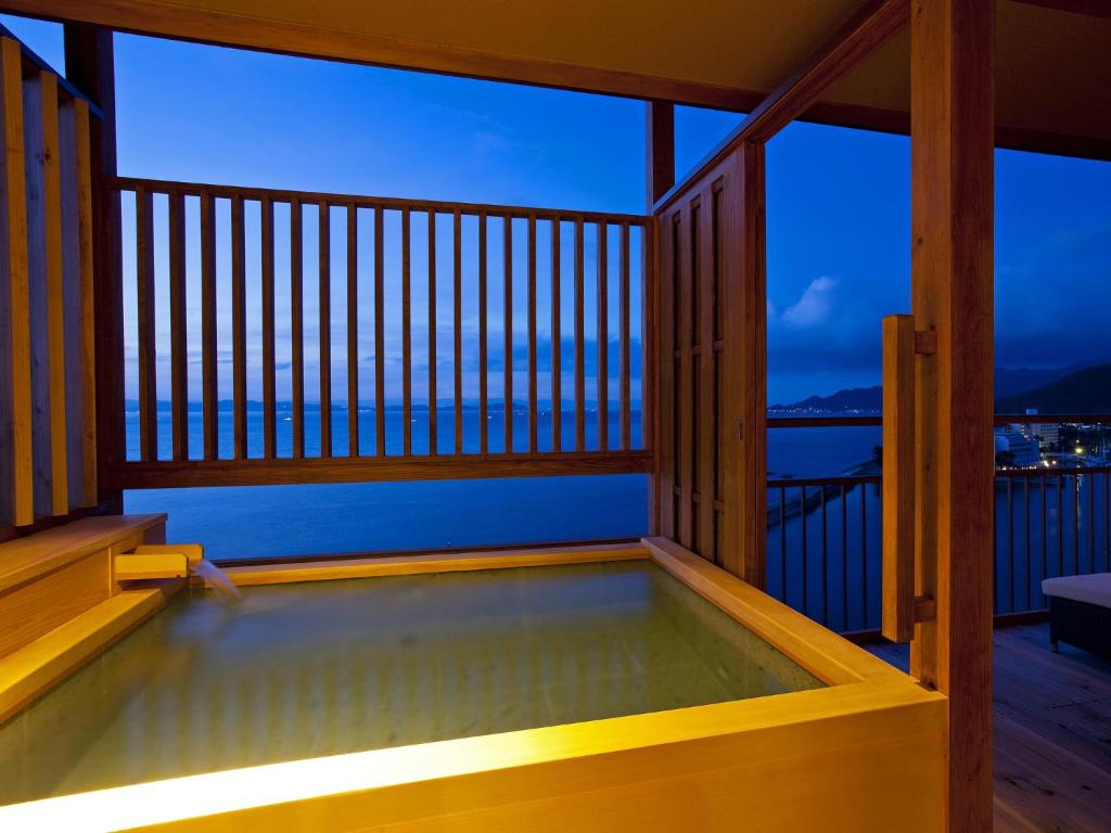 Hot spring bath