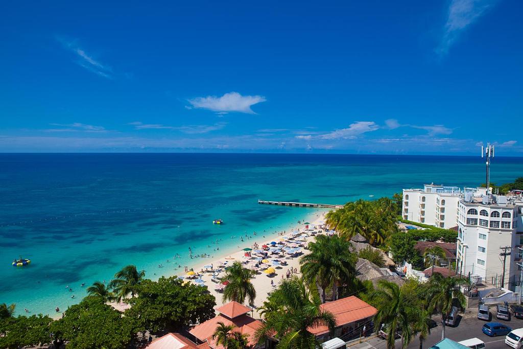 Montego Bay Club Resort의 스튜디오 객실 내부